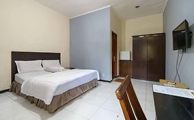 Kemang Place Near Lippo Mall Kemang Mitra Reddoorz